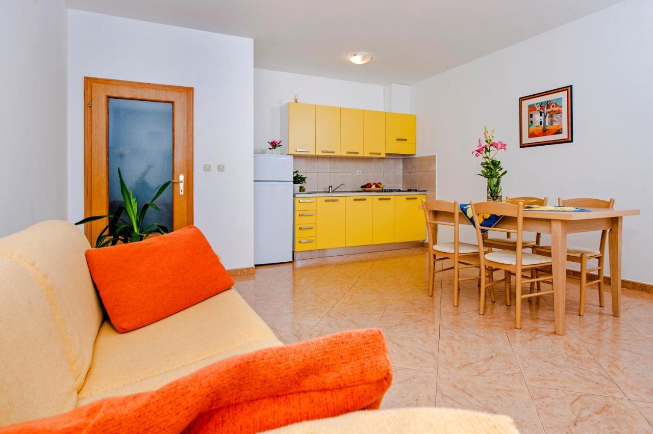 Apartments Bella B Ровінь Екстер'єр фото