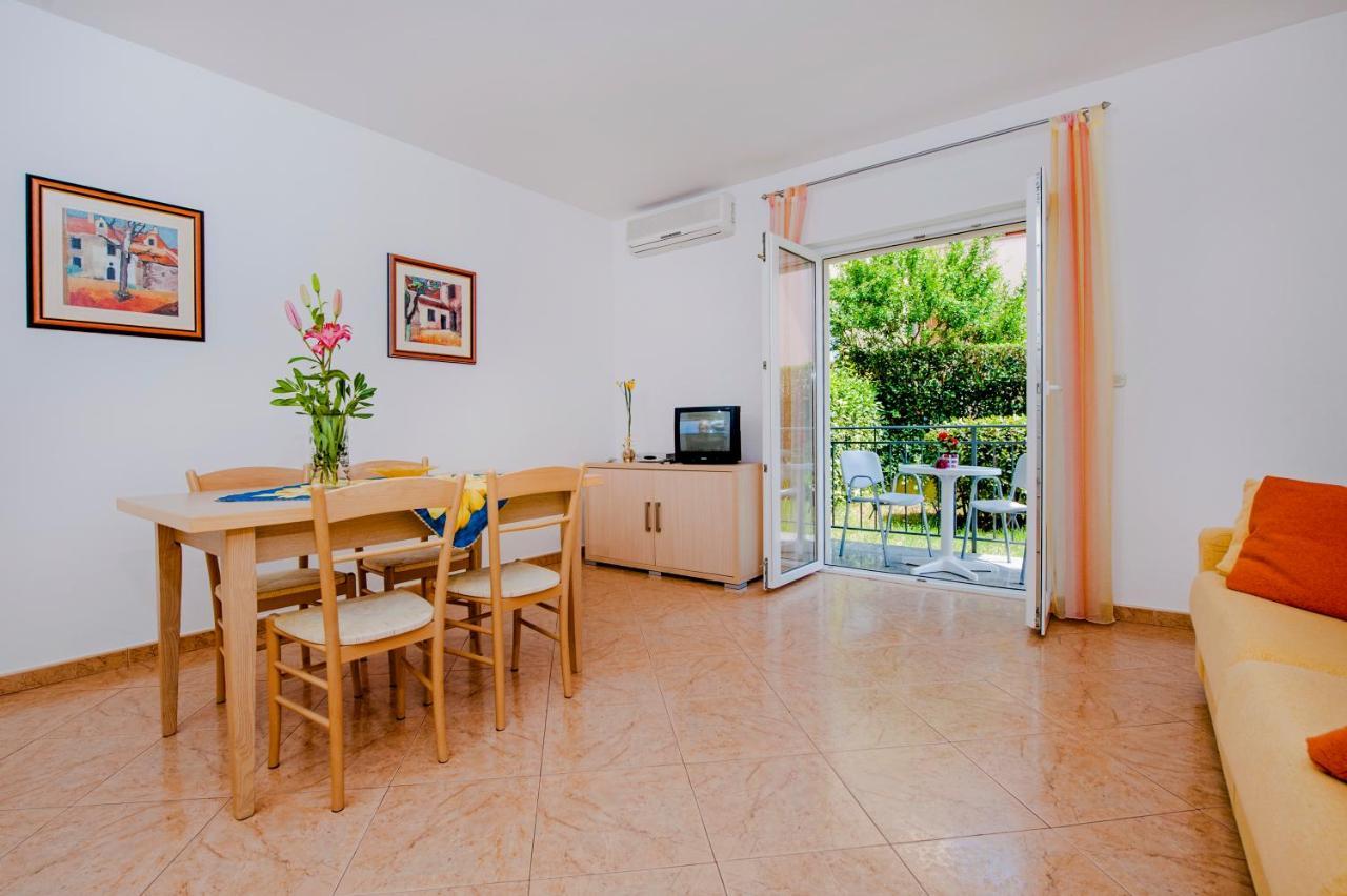 Apartments Bella B Ровінь Екстер'єр фото