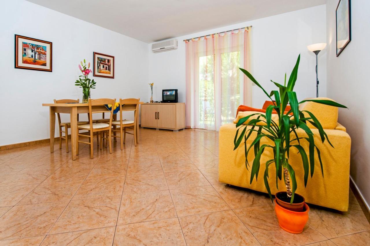 Apartments Bella B Ровінь Екстер'єр фото